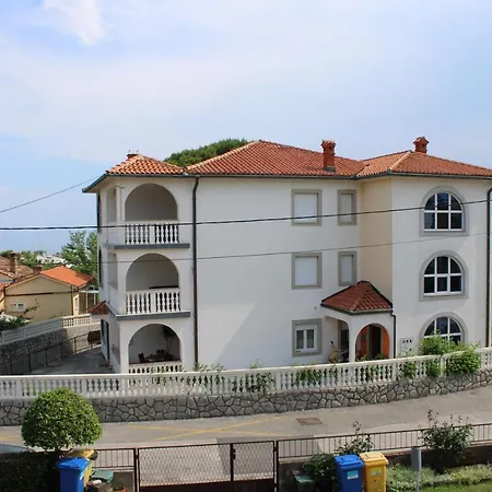 Apartment Anna °3 Close To The Centre Of Krk